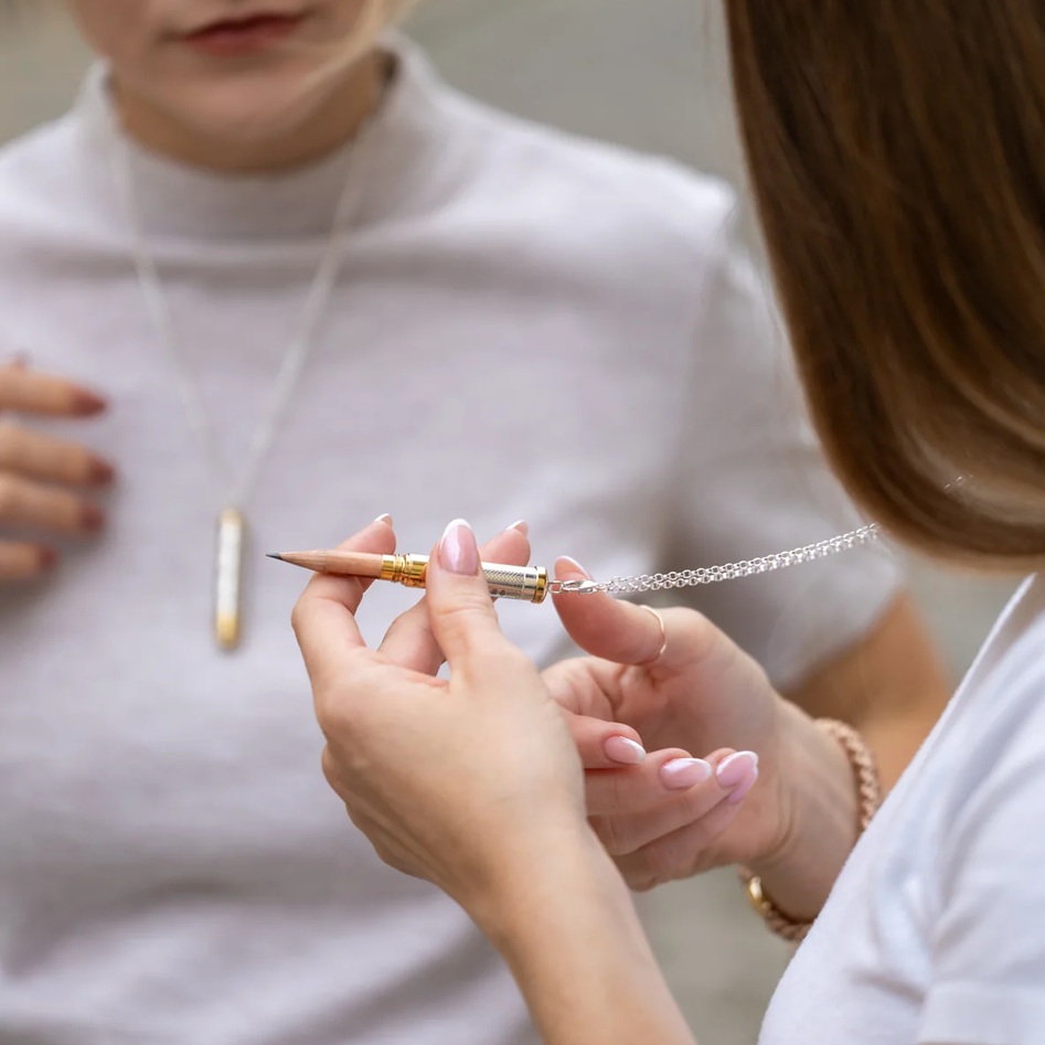 Yard O Led Piccadilly Necklace Victorian Pencil