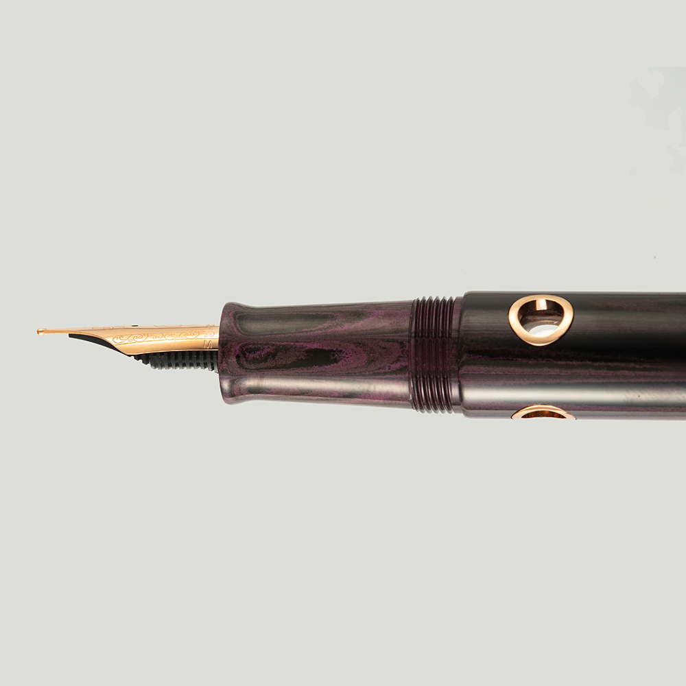 Nahvalur Nautilus Stylophora Berry Stylo Plume RGT