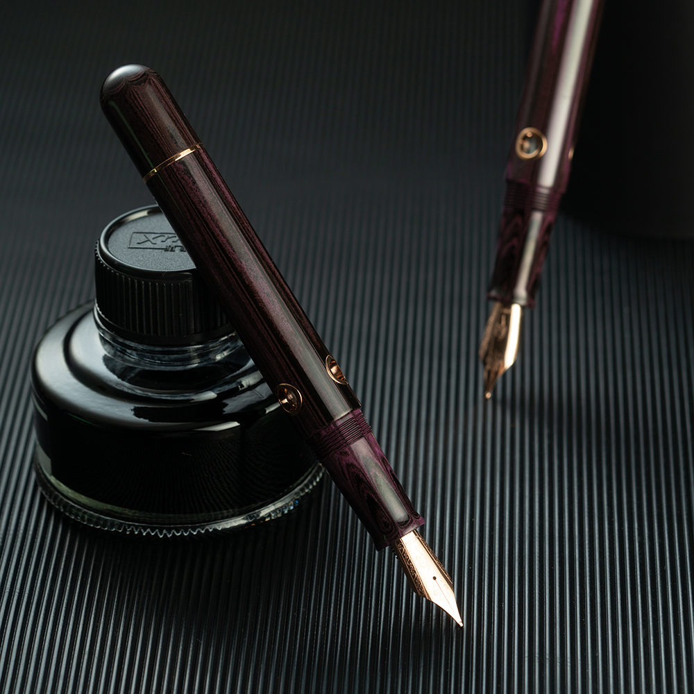 Nahvalur Nautilus Stylophora Berry Stylo Plume RGT