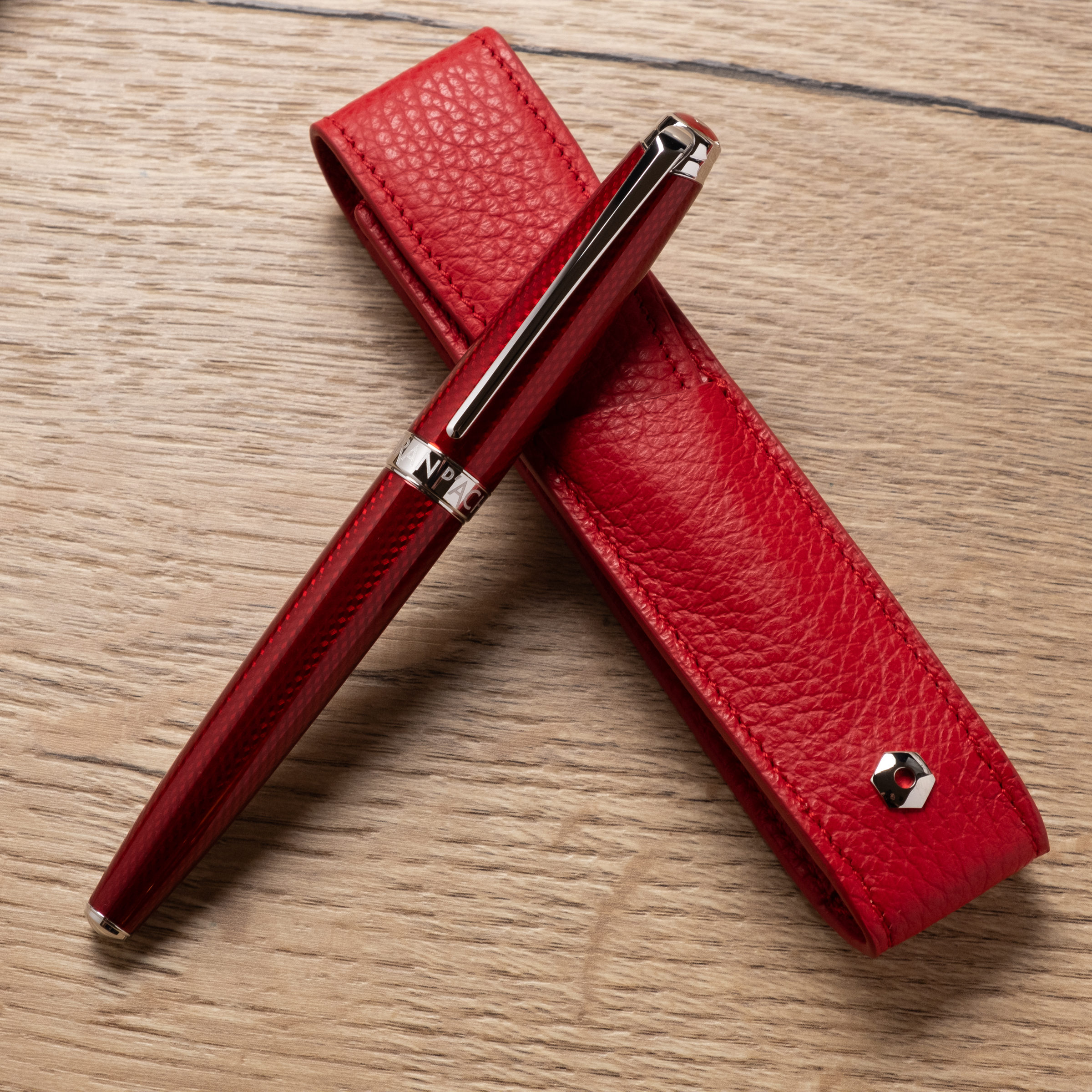 Caran d'Ache Léman Rouge Carmin Reservoarpenna