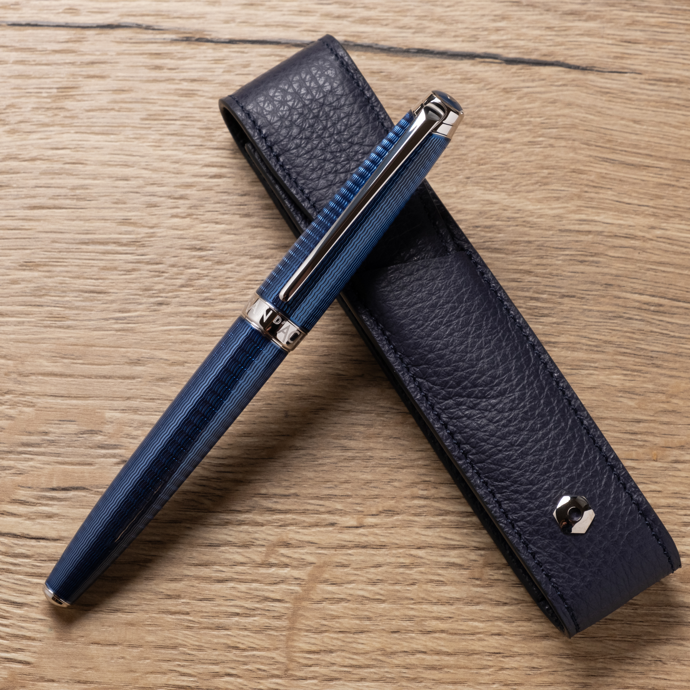 Caran d'Ache Léman Rouge Carmin Reservoarpenna