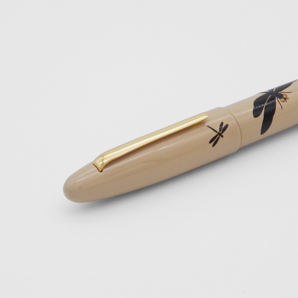 Taccia Age-e Maki-e Dragon and Iris Fountain pen Taccia Age-e Maki-e Dragon and Iris Fountain pen