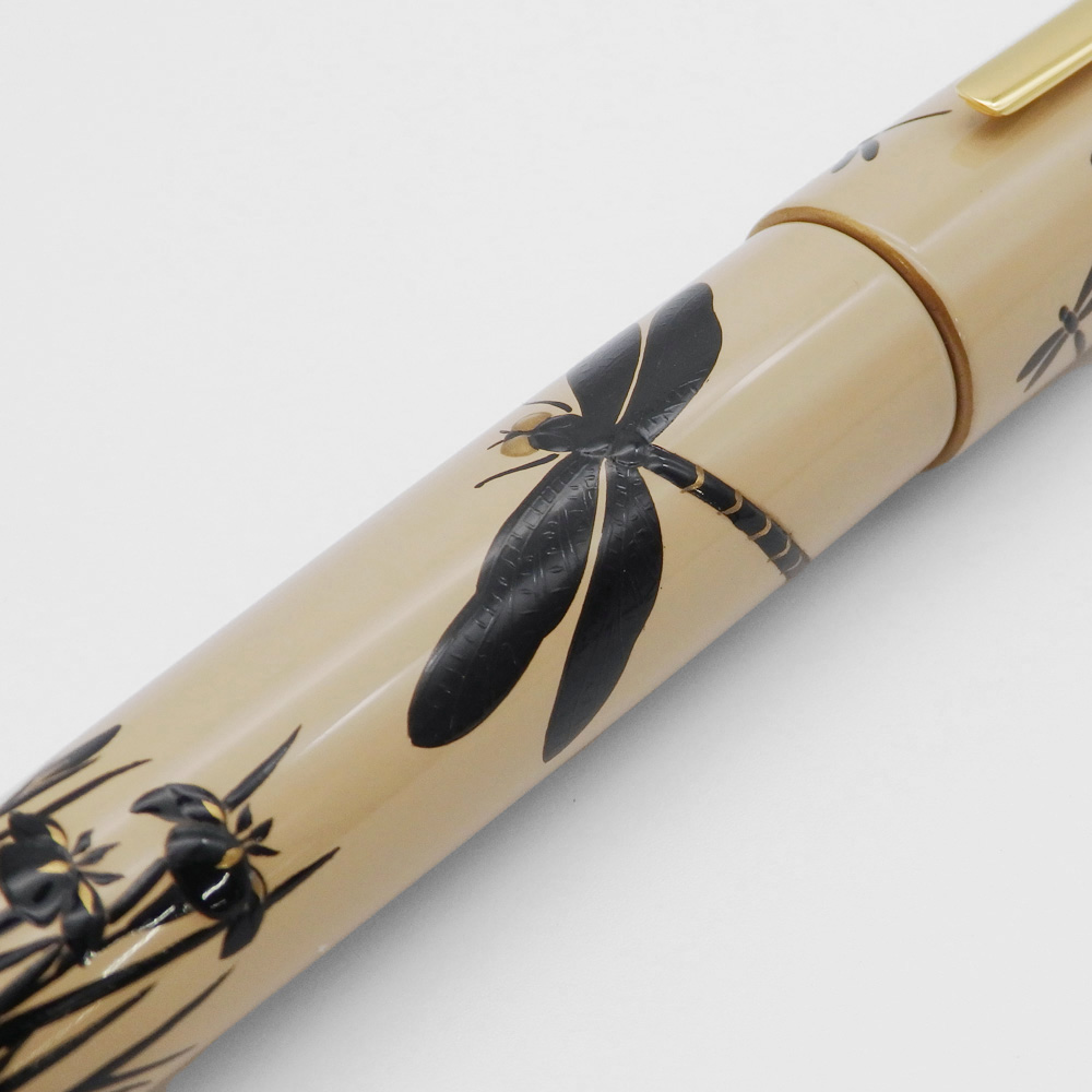 Taccia Age-e Maki-e Dragon and Iris Fountain pen Taccia Age-e Maki-e Dragon and Iris Fountain pen