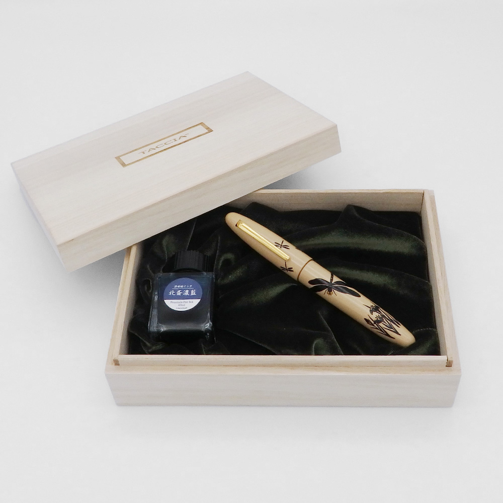 Taccia Age-e Maki-e Dragon and Iris Fountain pen Taccia Age-e Maki-e Dragon and Iris Fountain pen