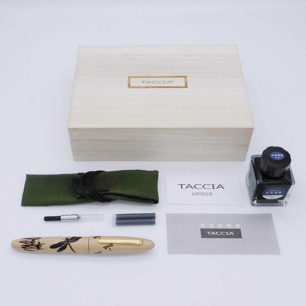 Taccia Age-e Maki-e Dragon and Iris Fountain pen Taccia Age-e Maki-e Dragon and Iris Fountain pen