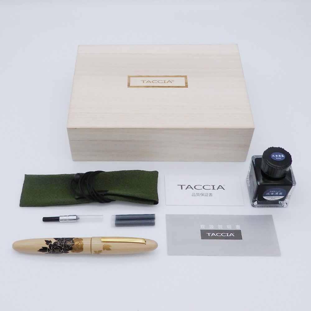 Taccia Age-e Maki-e Peony and Butterfly Fountain pen Taccia Age-e Maki-e Peony and Butterfly Fountain pen