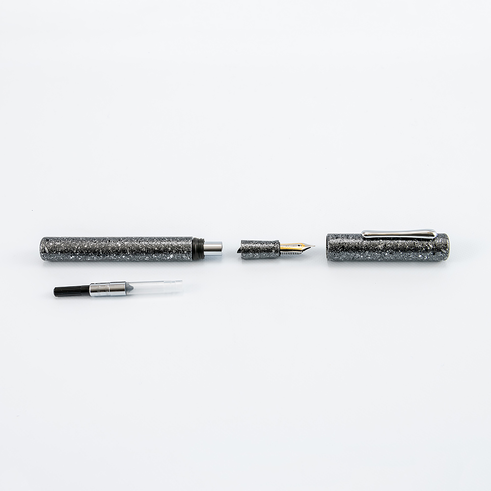 Caneta-tinteiro Taccia Granite Stone Black