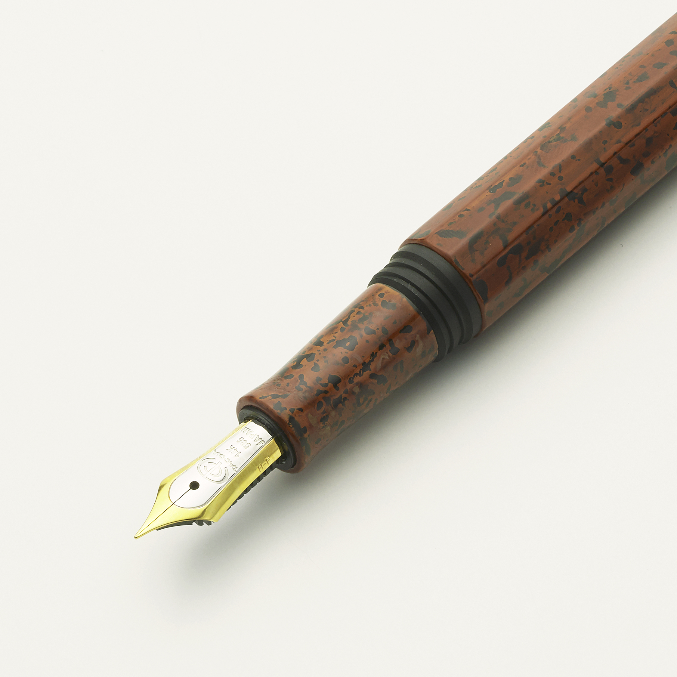 Taccia Hyakko Hisho II Bengara Fountain pen Taccia Hyakko Hisho II Bengara Fountain pen