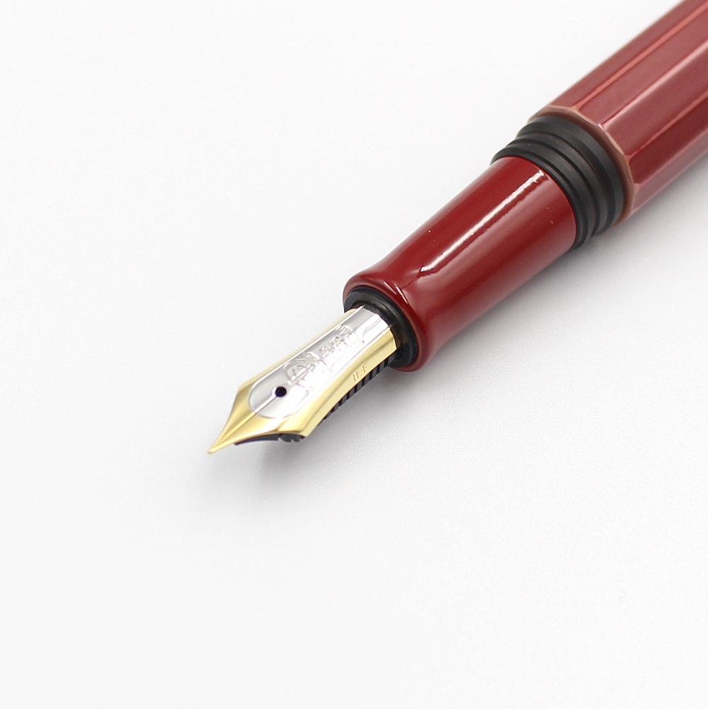 Taccia Kaku-Tate Ume-gasane Red Fountain pen