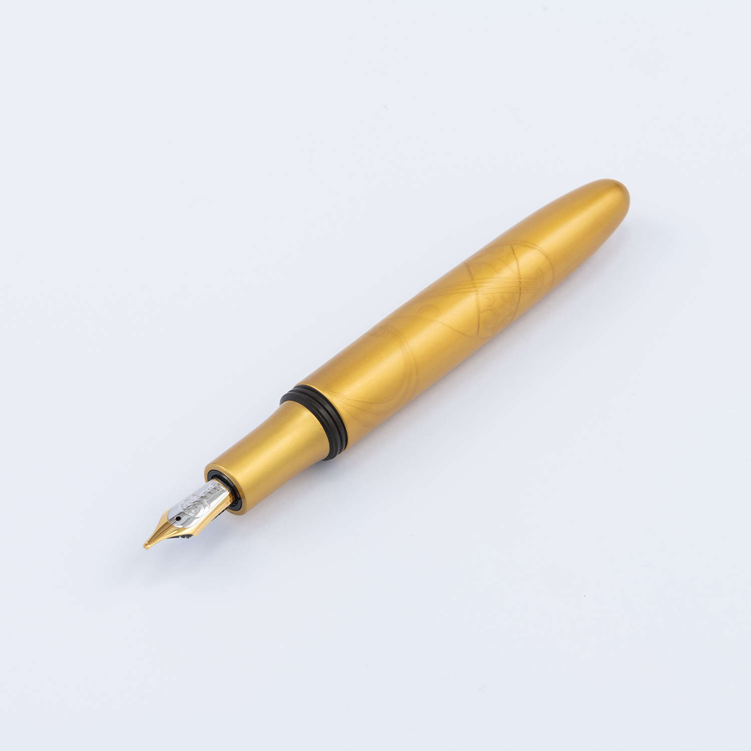 Taccia Kin-ji Maki-e Urushi Shijima Biwa Fountain pen