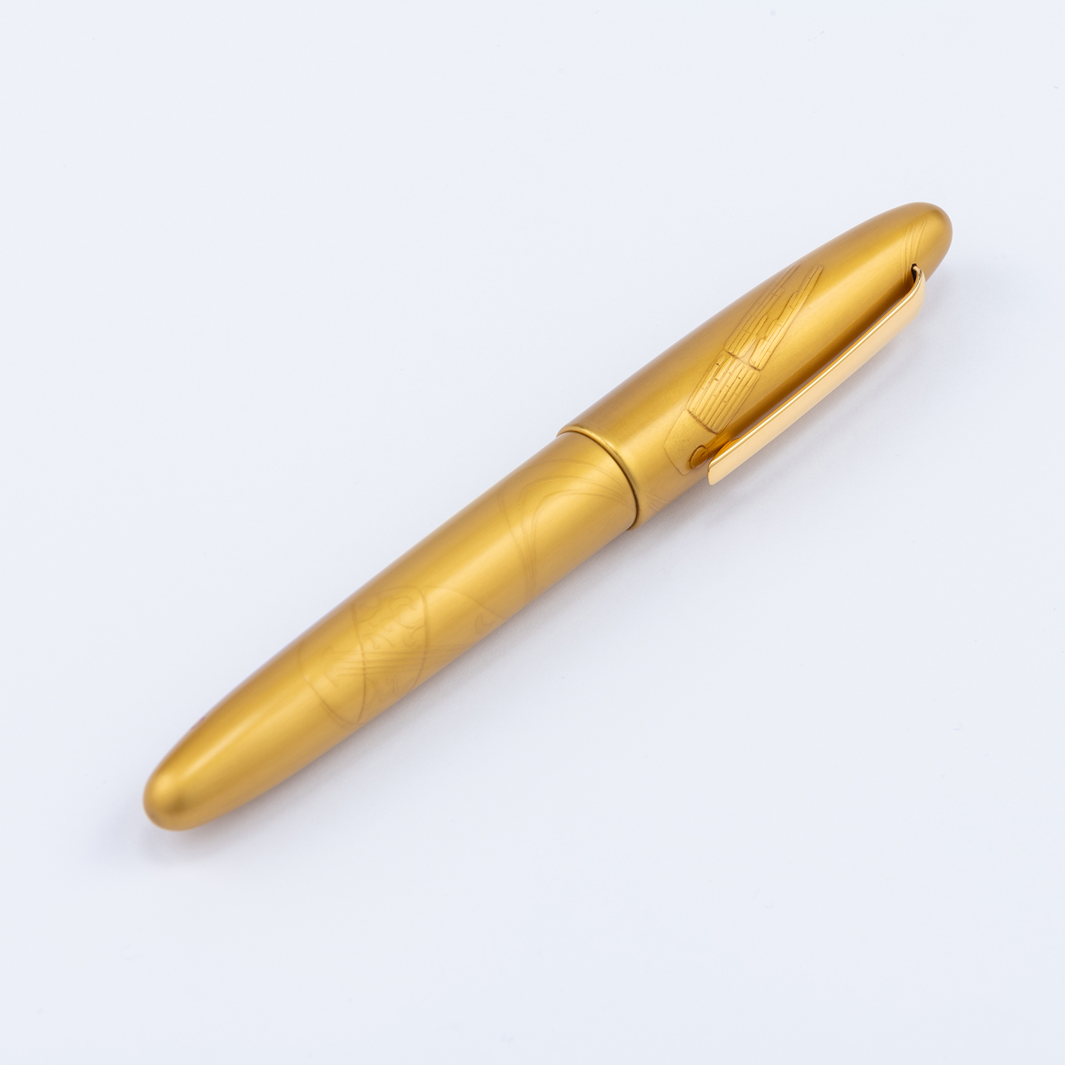 Taccia Kin-ji Maki-e Urushi Shijima Biwa Fountain pen