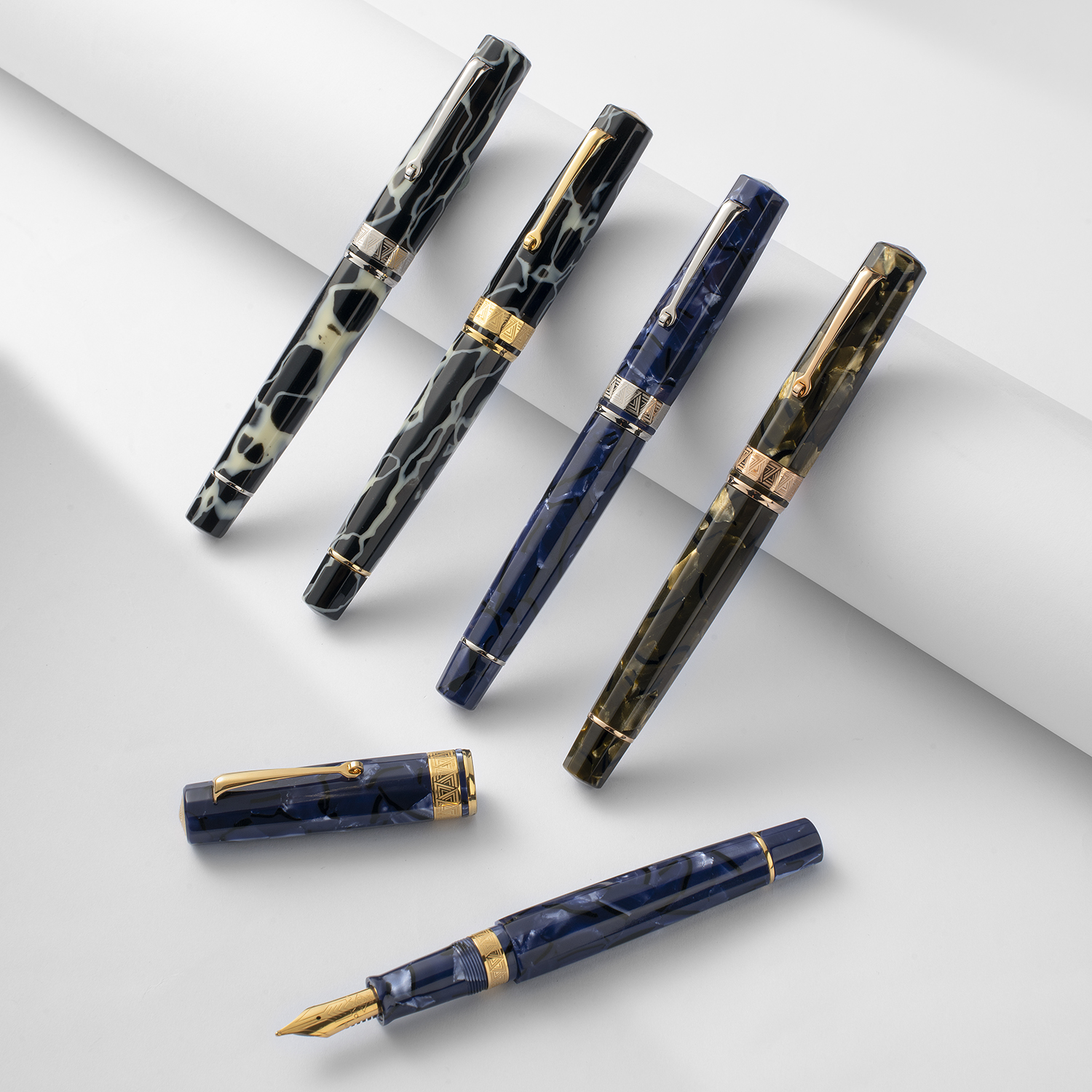Omas Paragon Blue Royale GT Fountain pen Omas Paragon Blue Royale GT Fountain pen