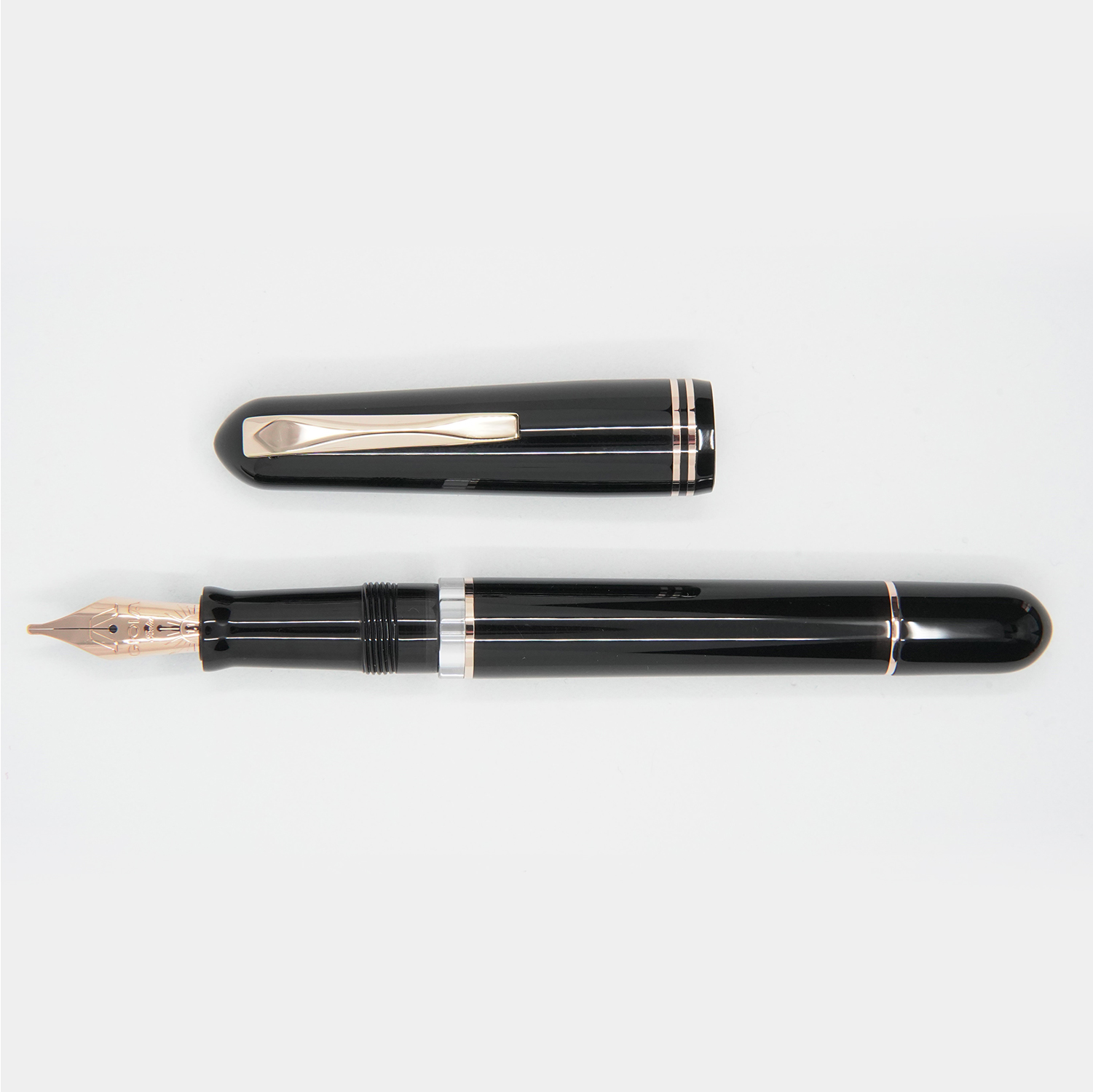 Caneta de tinta preta RGT Gioia Métis Classic