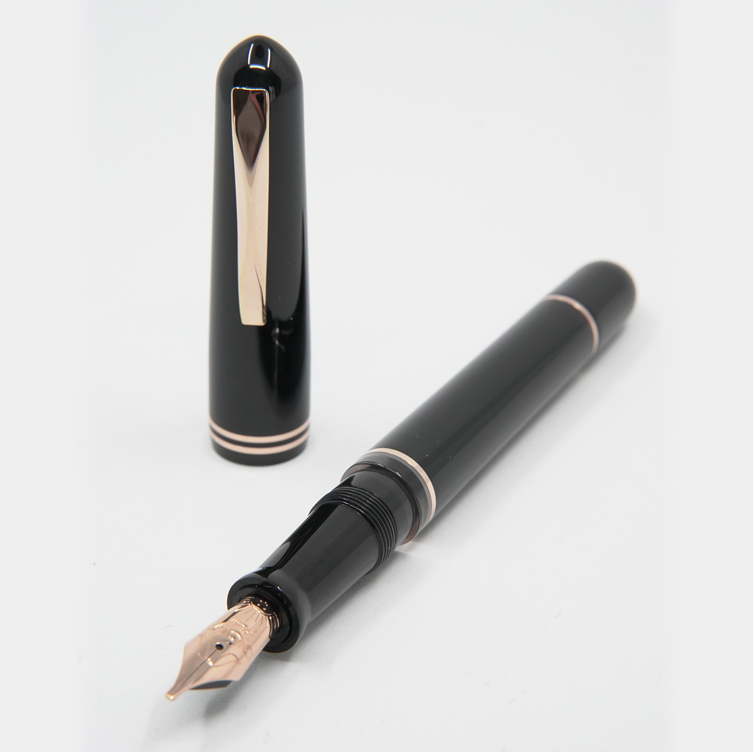 Caneta de tinta preta RGT Gioia Métis Classic