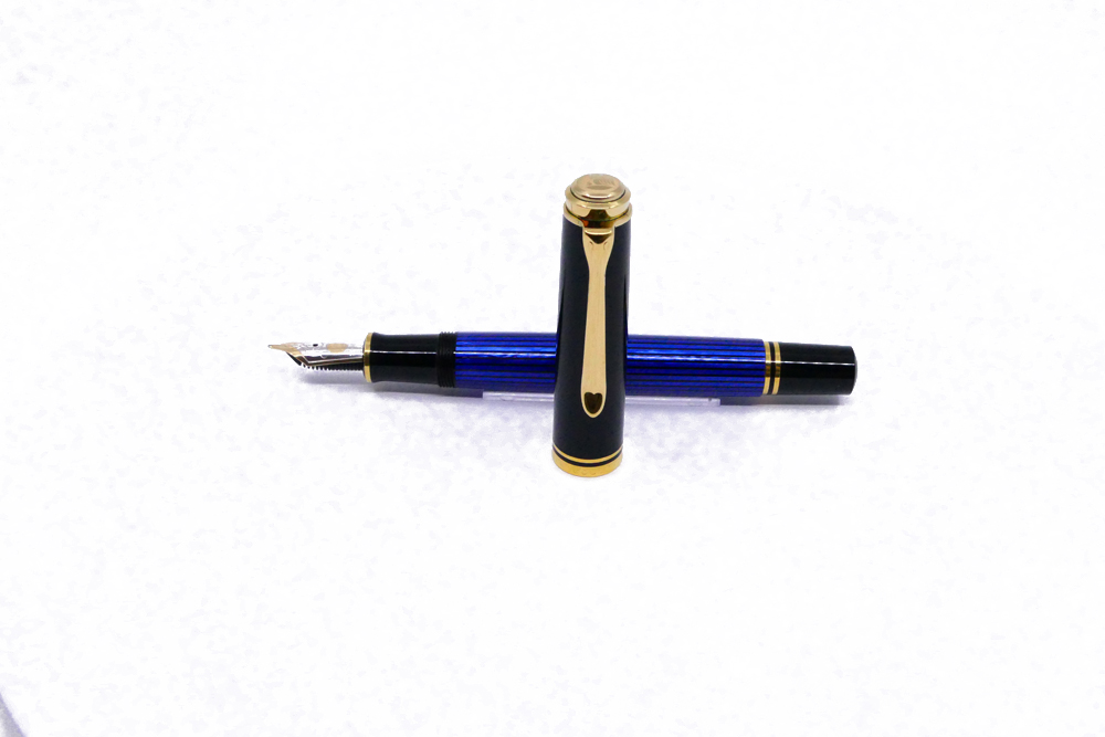 doneren Miles Verminderen Pelikan Souverän M600 Black/Blue Fountain pen | Appelboom.com